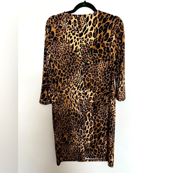 Chicos Womens Knee Length Dress Leopard Animal Print Mob Wife V Neck Size 1 - Picture 2 of 4
